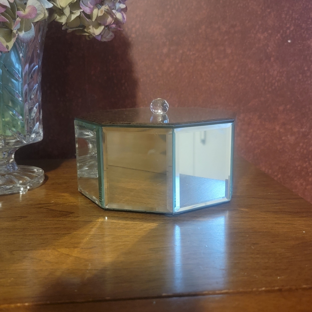 Tahari Jewelry box